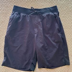 Black 7” lululemon athletic shorts